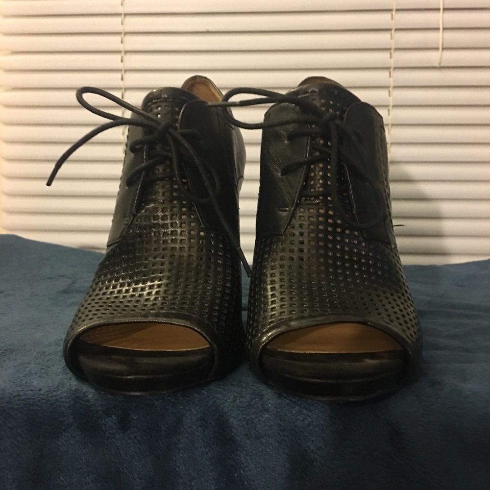 Nine West open toe boot heel